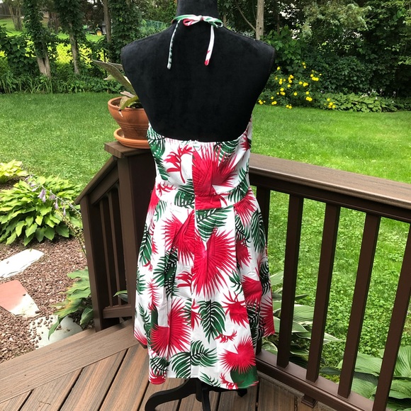 ❤️🌴Palm Keyhole Halter Dress🌴❤️ - Picture 9 of 14